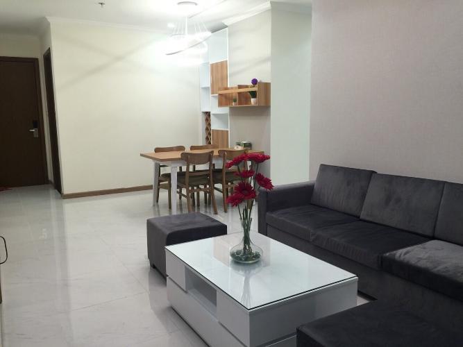 Phòng khách căn hộ Vinhomes Central Park Cho thuê căn hộ 2 phòng ngủ Vinhomes Central Park, diện tích 87m2, thiết kế hiện đại, đầy đủ nội thất.