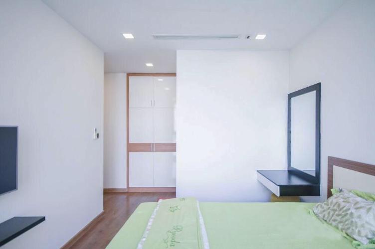 Phòng ngủ căn hộ Vinhomes Central Park Bán căn hộ 2 phòng ngủ Vinhomes Central Park, đầy đủ nội thất, view thành phố thoáng mát, sổ hồng đầy đủ.