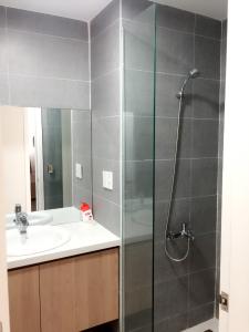 phòng tắm 2 căn hộ  Green Valley Căn hộ 2 phòng ngủ Green Valley nội thất đầy đủ