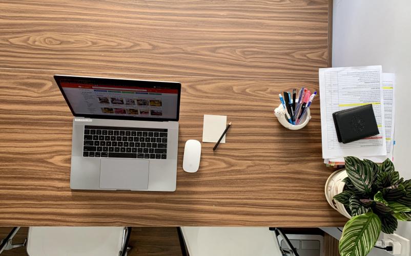 Bàn làm việc căn hộ SCENIC VALLEY Bán căn hộ Scenic Valley 2PN, tầng thấp, sổ hồng, nội thất cơ bản