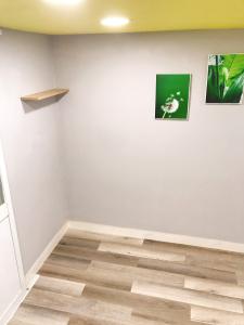 Phòng ngủ nhà phố Quận 7 Nhà phố diện tích sử dụng 30.8m2, có sổ hồng và pháp lý rõ ràng.