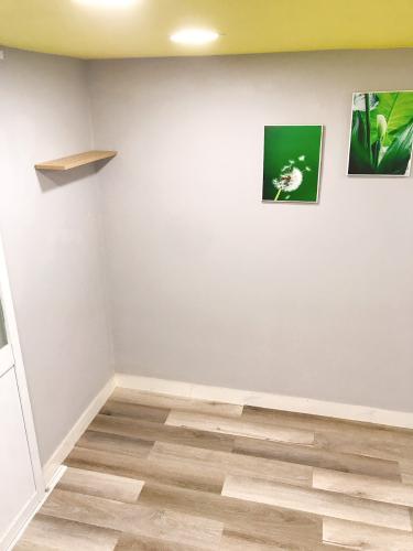 Phòng ngủ nhà phố Quận 7 Nhà phố diện tích sử dụng 30.8m2, có sổ hồng và pháp lý rõ ràng.