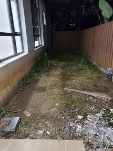 Vườn căn hộ Palm Heights Căn hộ tầng trệt Palm Heights đầy đủ nội thất, 2 phòng ngủ.