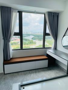 View Saigon South Residence Căn hộ Saigon South Residence tầng cao, đầy đủ nội thất, 3 phòng ngủ.