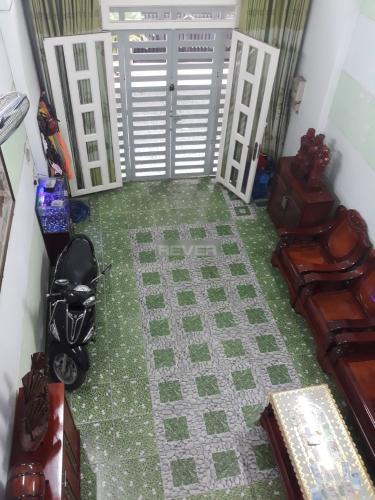 Nhà phố Lâm Thị Hồ quận 12 Nhà phố hướng Nam hẻm oto, sổ hồng riêng, nội thất cơ bản.