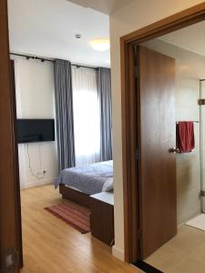 Phòng ngủ Sunrise City, Quận 7 Căn hộ Sunrise City tầng cao, ban công hướng nội khu thoáng mát.