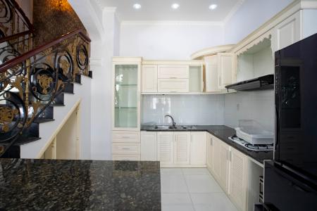 Phòng bếp biệt thự Trần Não, Quận 2 Biệt thự thiết kế phong cách tân cổ điển, nội thất sang trọng.