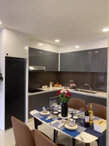 Căn hộ De Capella, Quận 2 Căn hộ De Capella hướng Đông Nam, view thành phố.