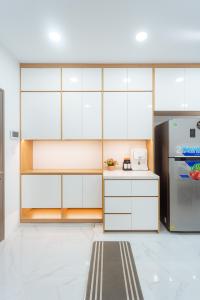 căn hộ Saigon South Residence Cho thuê căn hộ 3PN, diện tích 104m2, đầy đủ nội thất, view nội khu toàn cảnh dự án Saigon South Residence.