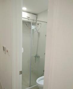 phòng vệ sinh căn hộ sai gòn mia Cho thuê Officetel Saigon Mia diện tích 32m2 nội thất cơ bản