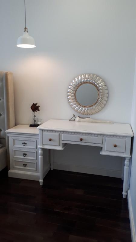 Bàn trang điểm căn hộ Vista Verde Bán căn hộ Vista Verde thuộc tháp Orchird, diện tích 140m2, gồm 4 phòng ngủ, đầy đủ nội thất cao cấp 