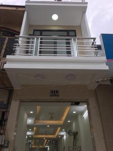 Bán nhà mặt tiển đường Bạch Đằng, cách chợ Bà Chiểu 500m, sổ hồng đầy đủ.