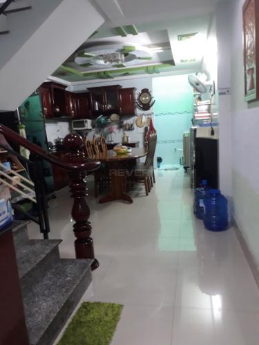 Nhà phố Lâm Thị Hồ quận 12 Nhà phố hướng Nam hẻm oto, sổ hồng riêng, nội thất cơ bản.