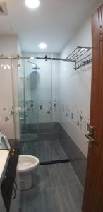 nhà vệ sinh Cho thuê căn hộ Saigon South Residence tầng thấp, diện tích 75m2, ban công hướng Đông