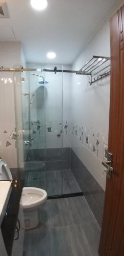 nhà vệ sinh Cho thuê căn hộ Saigon South Residence tầng thấp, diện tích 75m2, ban công hướng Đông