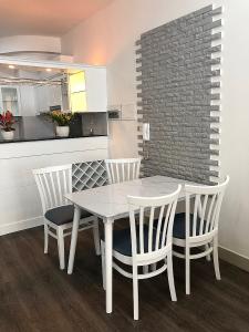 Phòng bếp căn hộ Sky Garden Bán căn hộ Sky Garden đẳng cấp, đầy đủ nội thất, diện tích 71m2.