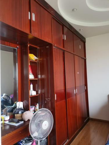 Nội thất chung cư Bưu Điện Quận 10 Căn hộ chung cư Bưu điện trung tâm quận 10, ban công cây xanh.