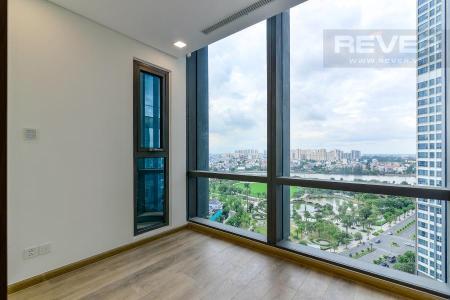 Bán hoặc cho thuê căn hộ Vinhomes Central Park 2PN, tháp Landmark 81, nội thất cơ bản, view sông và công viên