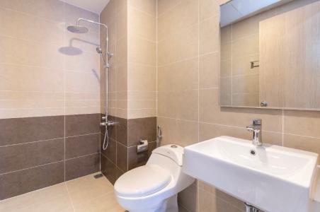 Nhà tắm căn hộ The Sun Avenue Căn hộ The Sun Avenue nội thất hiện đại, view thành phố sầm uất.