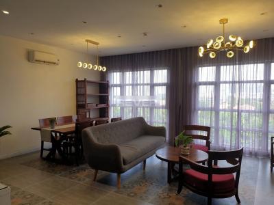 Phòng khách căn hộ Happy Valley, Quận 7 Căn hộ Happy Valley hướng Nam, bàn giao đầy đủ nội thất sang trọng.