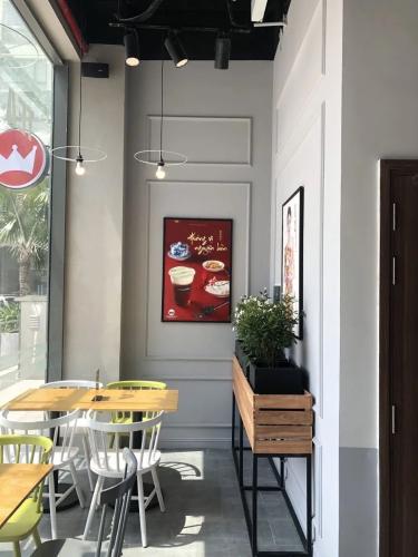 Không gian shop-house Masteri An Phú Shop-house Masteri An Phú diện tích 182m2, bàn giao nội thất cơ bản.