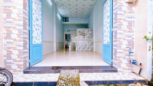 Bên trong nhà phố Tân Chánh Hiệp 33, Quận 12 Nhà phố hướng Tây, hẻm xe hơi vào tận nơi, sổ hồng riêng.