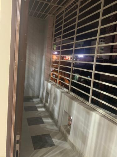 Lô gia nhà phố Mai Văn Ngọc, Phú Nhuận Nhà mặt tiền Phú Nhuận, diện tích rộng, nội thất cơ bản.