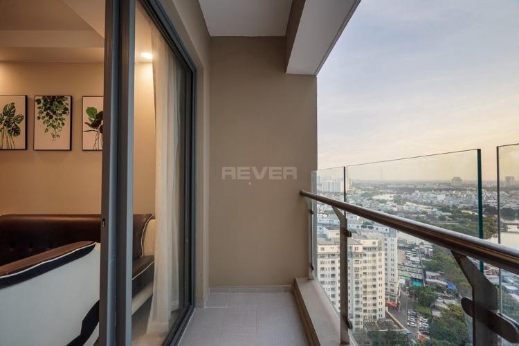 Ban công căn hộ The Gold View, Quận 4 Căn hộ The Gold View tầng cao bàn giao đầy đủ nội thất tiện nghi.