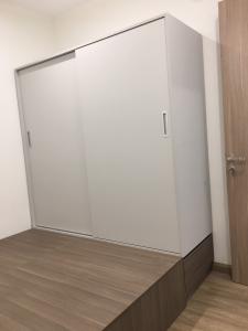 Phòng ngủ Vinhomes Grand Park Quận 9 Căn hộ Vinhomes Grand Park tầng cao, ban công đón ánh sáng tự nhiên.