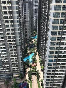 căn hộ Vinhomes Central Park Cho thuê căn hộ tầng cao nội thất cơ bản, view nội khu Vinhomes Central Park