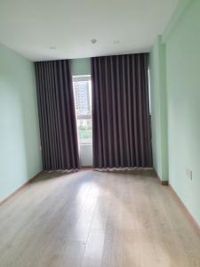 Phòng khách Sunrise Riverside, Nhà Bè Căn hộ Sunrise Riverside view thoáng mát, nội thất cơ bản.