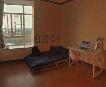 Phòng ngủ Hoàng Anh Gold House Căn hộ Hoàng Anh Gold House tầng trung, ban công hướng Tây Nam.