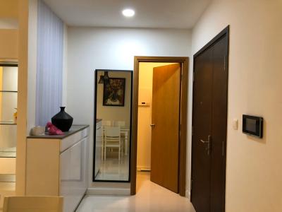 phòng khách căn hộ sunrise city Căn hộ Sunrise City tầng cao, hướng Đông Nam, đầy đủ nội thất.