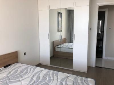 Phòng ngủ Kingston Residence, Phú Nhuận Căn hộ tầng trung Kingston Residence ban công hướng Đông.
