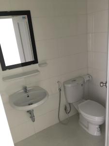 Phòng tắm căn hộ Topaz City Căn hộ Topaz City cửa hướng Đông, view thành phố cực đẹp.