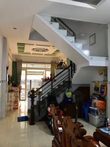 Phòng khách nhà phố Quận 7 Bán nhà 3 tầng phường Phú Mỹ, Quận 7, cách cầu Phú Xuân 500m