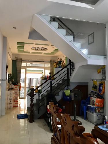 Phòng khách nhà phố Quận 7 Bán nhà 3 tầng phường Phú Mỹ, Quận 7, cách cầu Phú Xuân 500m