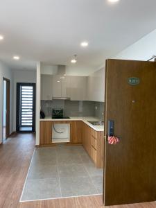 bếp căn hộ Eco Green SaiGon Bán căn hộ tầng trung, nội thất cơ bản Eco Green SaiGon