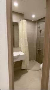 Toilet Vinhomes Grand Park Quận 9 Căn hộ Vinhomes Grand Park tầng thấp, đón view thoáng mát.