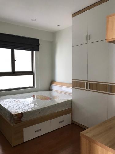 phòng ngủ master Cho thuê căn hộ Saigon South Residence tầng thấp, diện tích 75m2, ban công hướng Đông