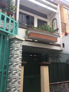 Bán nhà phố hẻm 2 tầng đường Tôn Thất Thuyết, quận 4, diện tích 30.7m2, sổ hồng pháp lý đầy đủ.