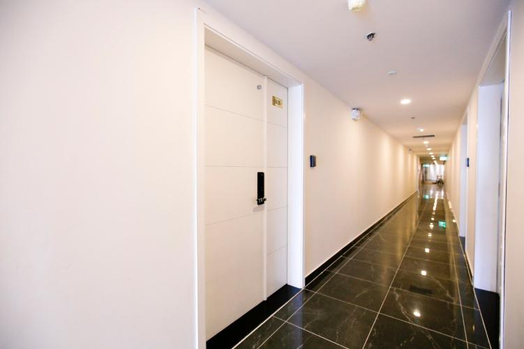 hành lang căn hộ Terra Royal Cho thuê căn hộ tầng cao Terra Royal đầy đủ nội thất hiện đại.