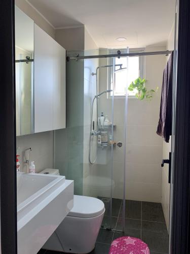 Toilet căn hộ SCENIC VALLEY Bán căn hộ Scenic Valley 2PN, tầng thấp, sổ hồng, nội thất cơ bản