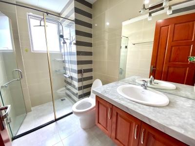 phòng tắm căn hộ Sunrise City Căn hộ Sunrise City đầy đủ nội thất, view thành phố.