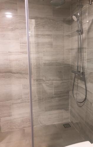 Toilet Kingdom 101, Quận 10 Căn hộ Kingdom 101 view nội khu, nội thất cơ bản.