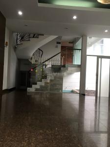 Bên trong nhà phố Nhà phố hướng Đông 2 mặt hẻm xe hơi, diện tích sử dụng 376m2.