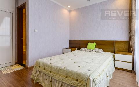 Phòng ngủ 1 Căn hộ Vinhomes Central Park tầng cao tháp Central 3 nhìn về khu vực Bình Thạnh