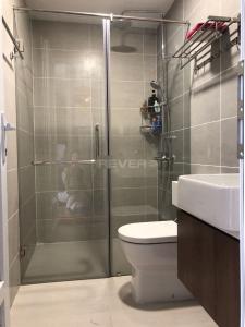 Phòng tắm căn hộ Xi Grand Court, Quận 10 Căn hộ Xi Grand Court view nội khu tầng cao, nội thất đầy đủ.