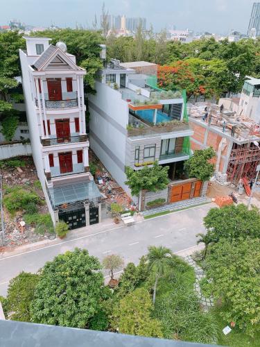 View nhà phố Quận 2 Bán nhà cách Chợ Bình Trưng 700m, nội thất cơ bản.