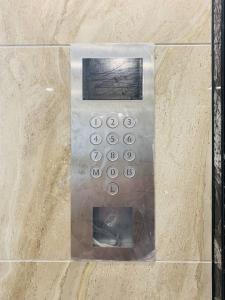 Thiết bị thang máy SUNSHINE CITY SÀI GÒN Cho thuê căn hộ Officetel Sunrise City Saigon, diện tích 69m2, nội thất cơ bản, tiện nghi